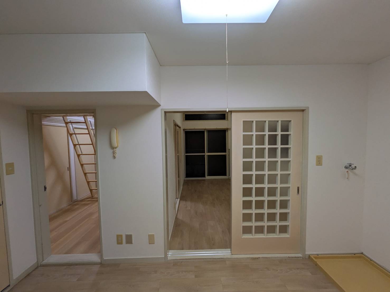 2/3 エントランス