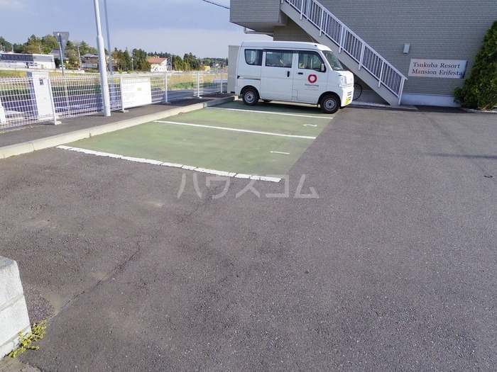 18/20 駐車場