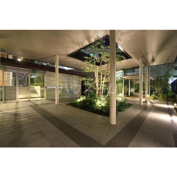 15/16 エントランス