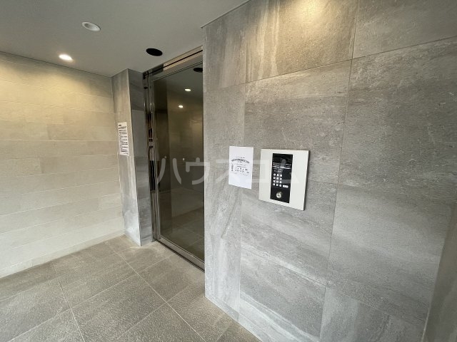 21/23 エントランス