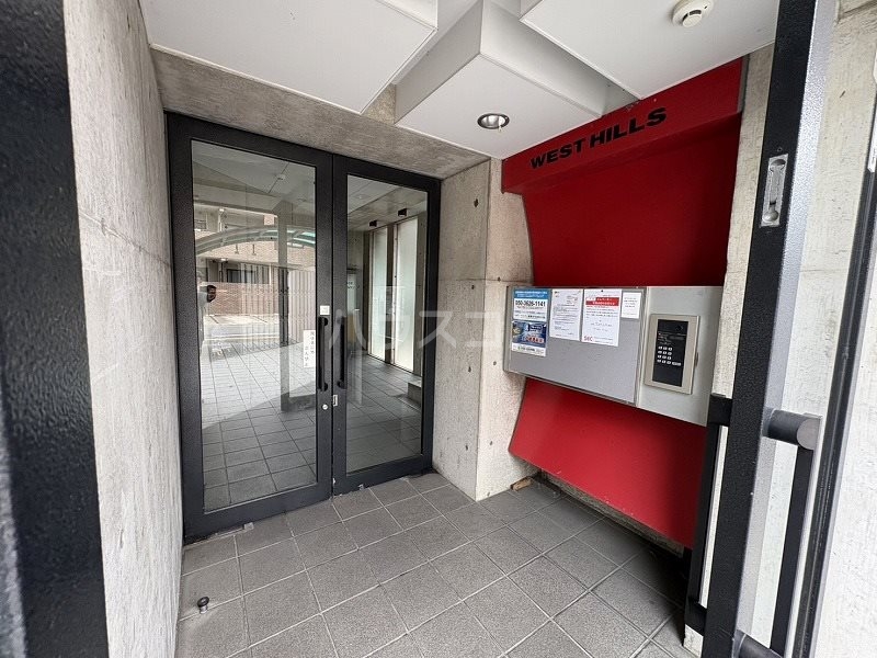 19/23 エントランス