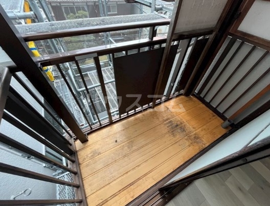 13/21 バルコニー