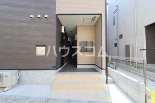 16/18 エントランス