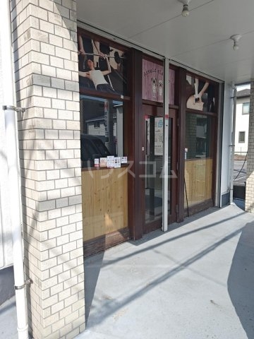 24/30 エントランス