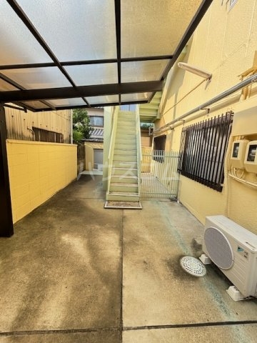 19/19 エントランス