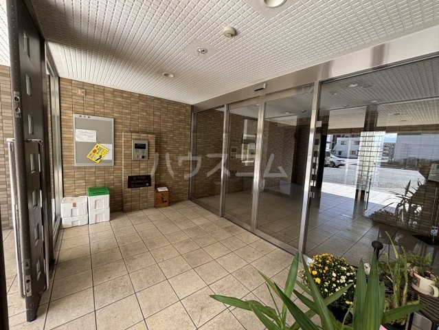 26/30 エントランス