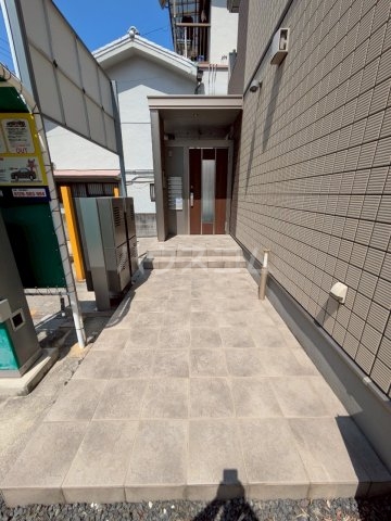 15/23 エントランス