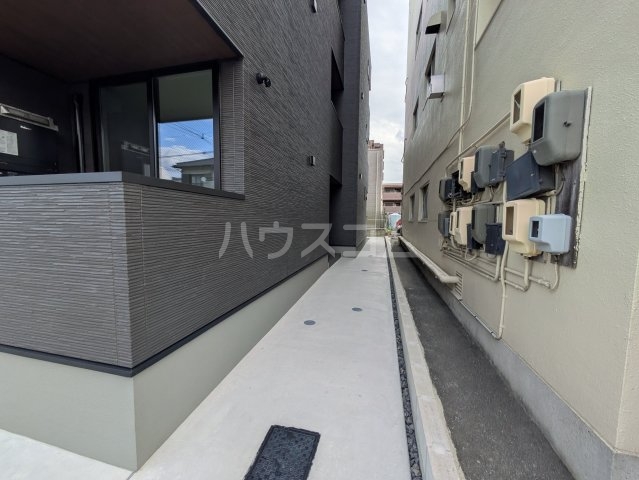 22/27 エントランス