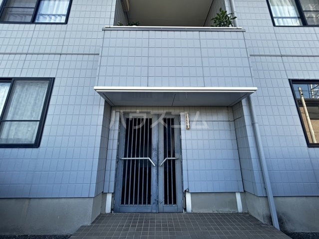 28/30 エントランス