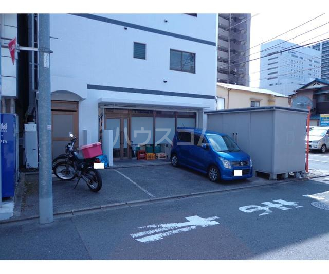 22/30 駐車場