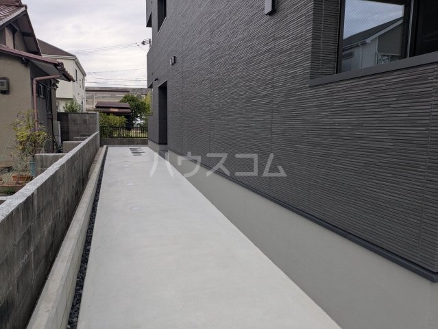 22/30 エントランス