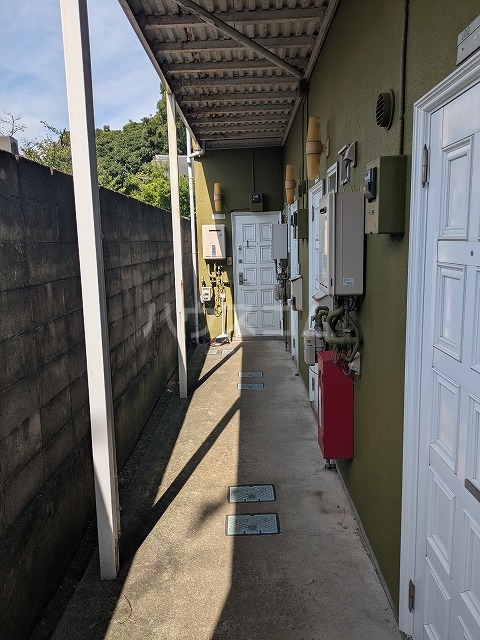 25/30 エントランス