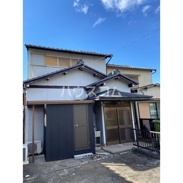 18/27 エントランス