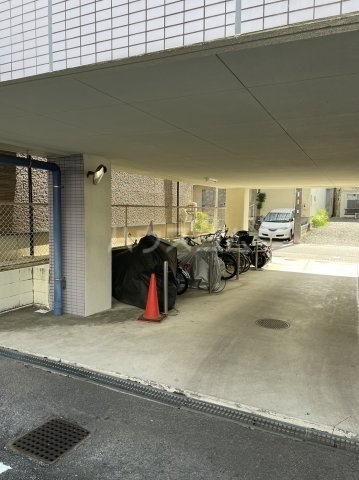 24/30 エントランス