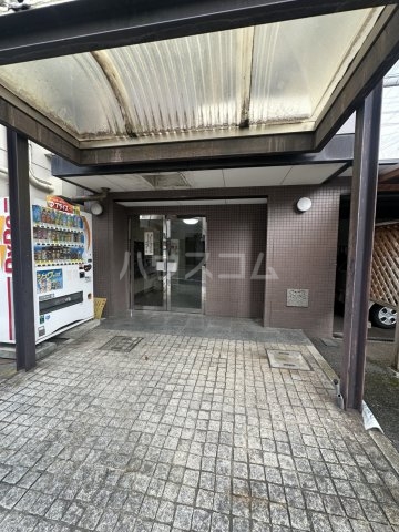 26/30 エントランス