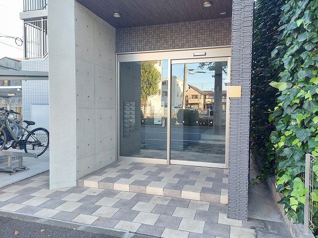 2/3 エントランス