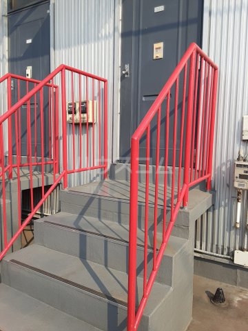 23/30 エントランス