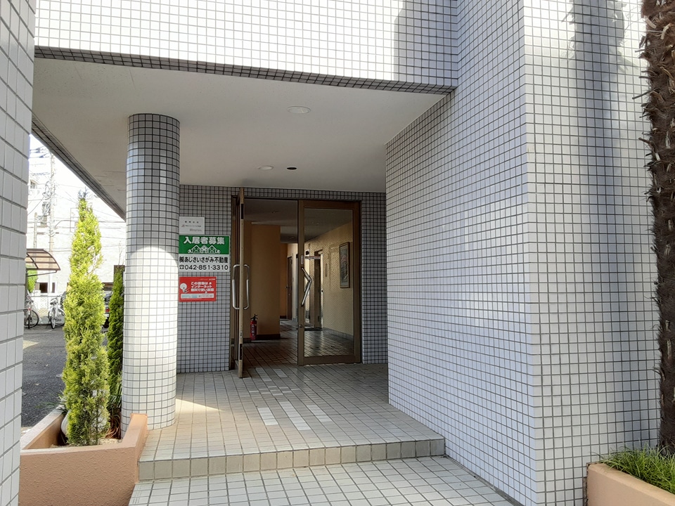 2/3 エントランス