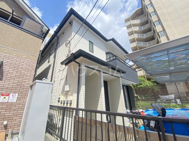 21/30 エントランス