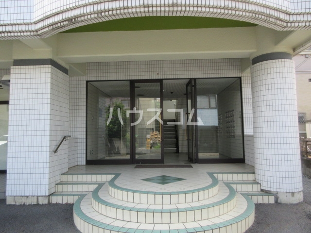 28/30 エントランス