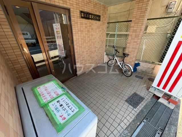 17/25 エントランス