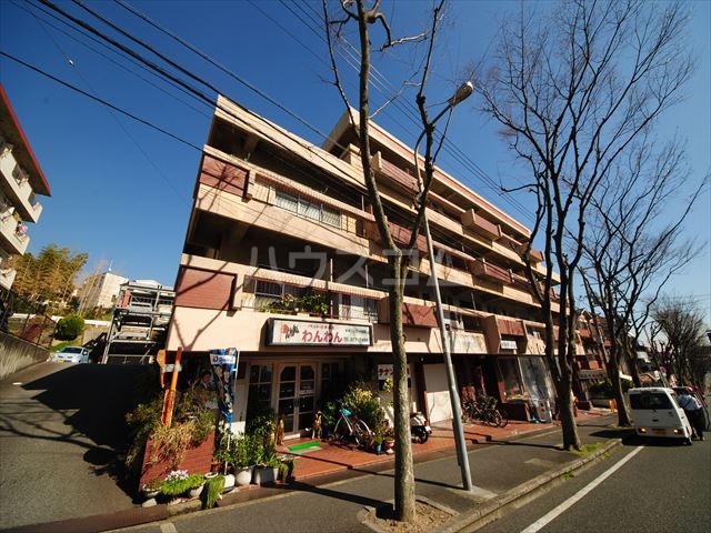 17/23 エントランス