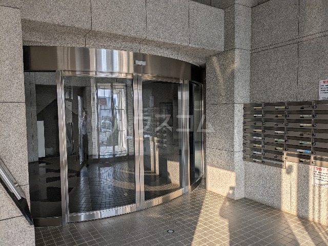 2/2 エントランス