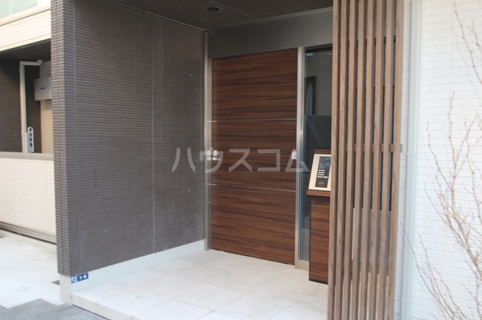 2/3 エントランス