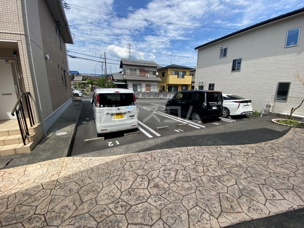26/30 駐車場