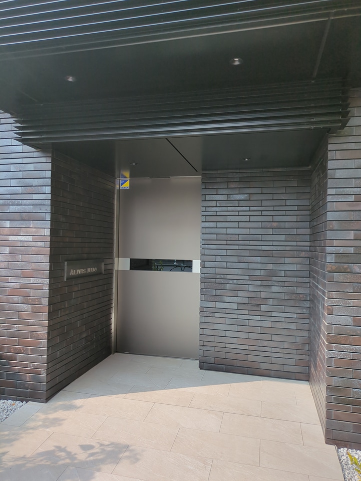 25/30 エントランス