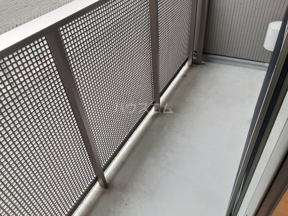 23/30 バルコニー