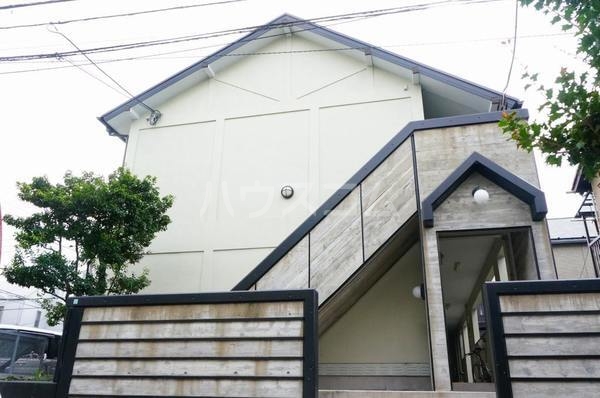 15/23 エントランス