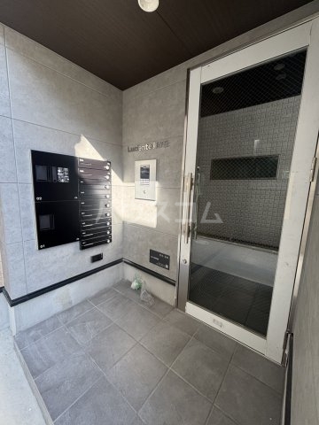 2/3 エントランス