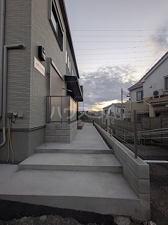 22/26 エントランス