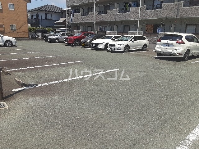 2/6 駐車場
