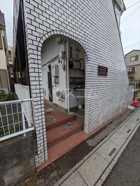 2/4 エントランス