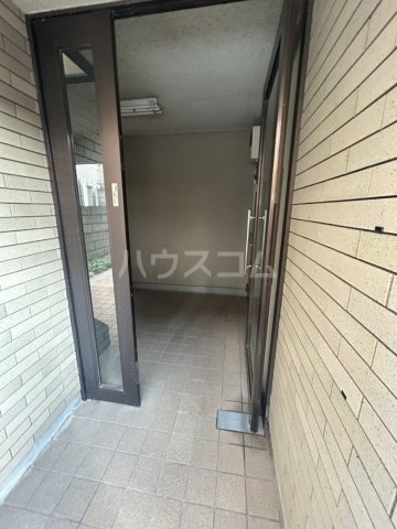 20/30 エントランス