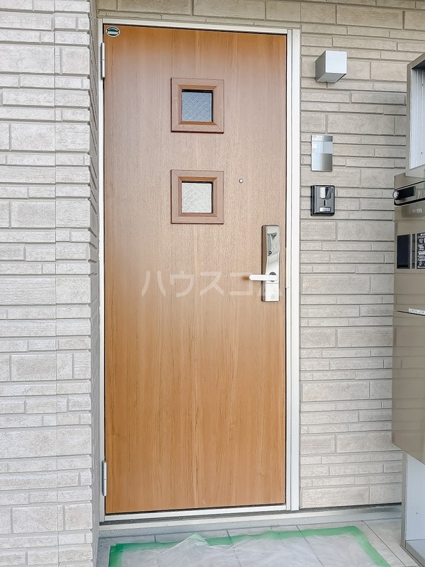 16/20 エントランス