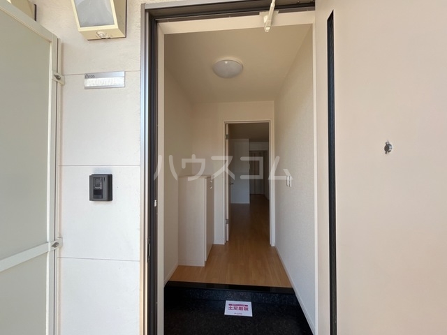 23/30 エントランス