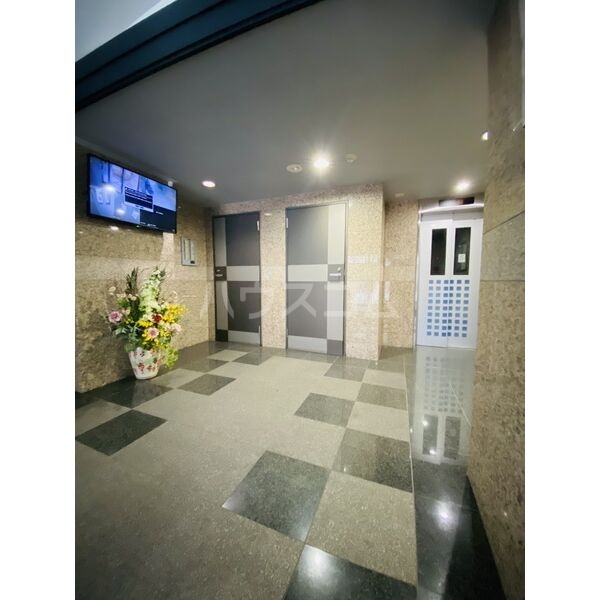 17/27 エントランス