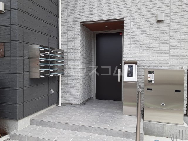 25/30 エントランス