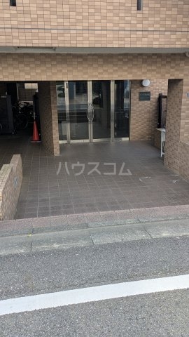 22/30 エントランス
