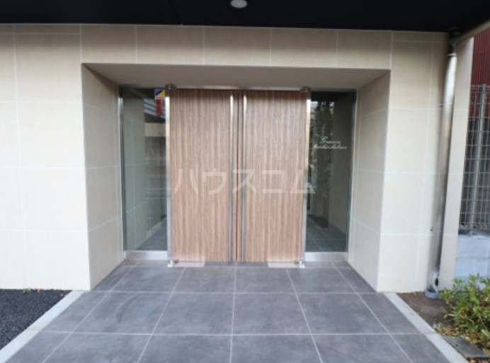 17/23 エントランス