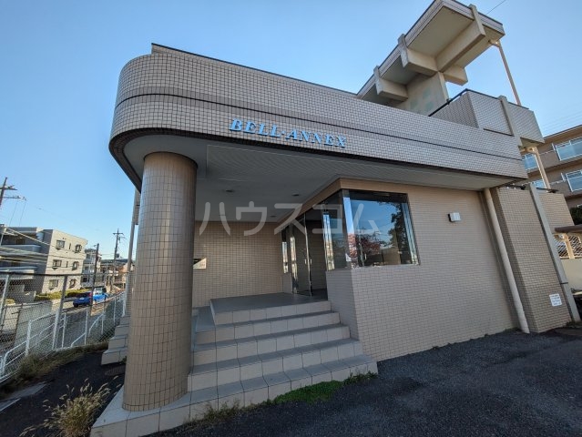 28/30 エントランス