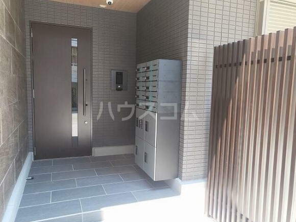 16/26 エントランス