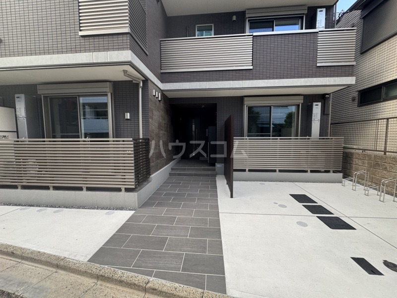 16/26 エントランス