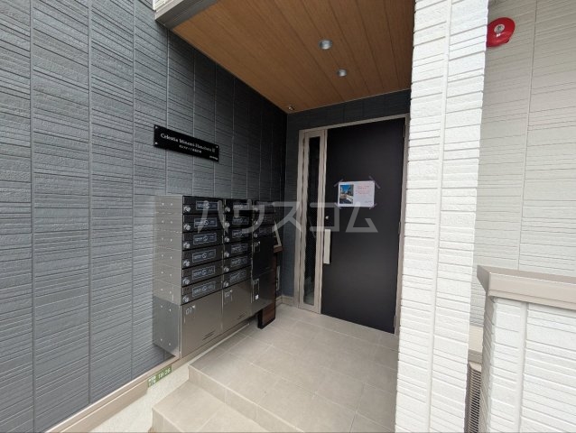 28/30 エントランス