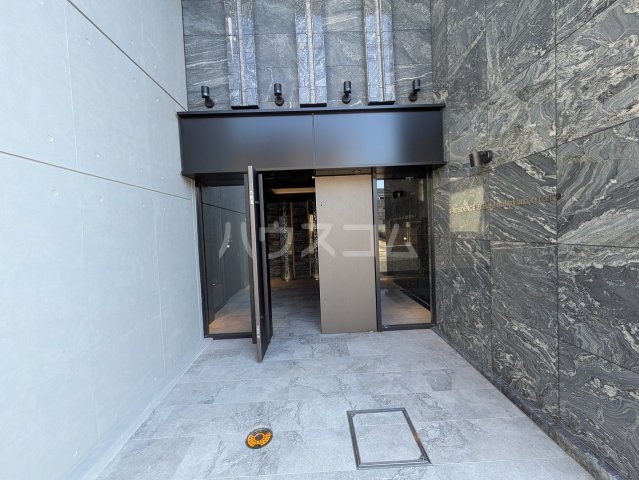 25/30 エントランス