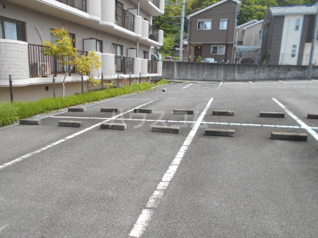 23/30 駐車場