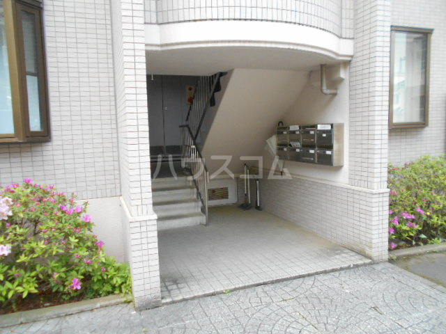 22/30 エントランス